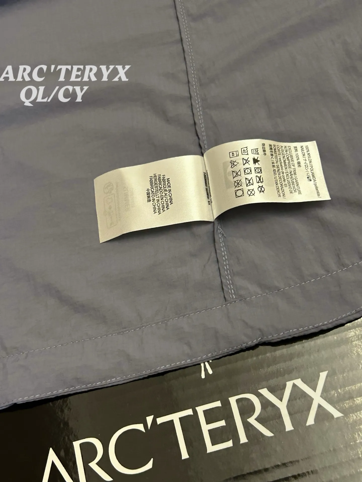 🦋 185 ARCTERYX SQUAMISH Same Style HOODY Breathable 26 Series Breathable ！ Same Style ！ New Arrival， ！Premium Quality ！ ， ， ， 99% Breathable 、 ， ！ 、 。 Windwall 、 、 、 、 … 、 、 、 … 、 ， 、 … 、 ！ 、 … ！ ： Black Navy Blue Size S 66 112 46.4 60 90-110 M 68 116 47.6 61.5 110-130 L 70 120 48.8 63 130-145 XL 72 124 50 64.5 145-160 XXL 74 128 52.4 67.5 170-190 XXXL 78 132 55 70 190